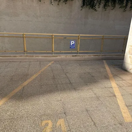 Stay-apartments In Capruzzi With Private Parking Μπάρι