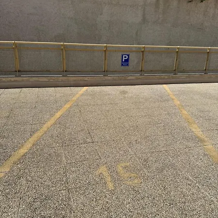 Stay-apartments In Capruzzi With Private Parking Μπάρι